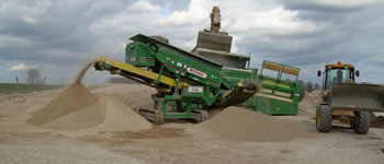 Méca-Soude livre un trömmel et un crible McCloskey pour un chantier de chaulage en Côte-d’Or.