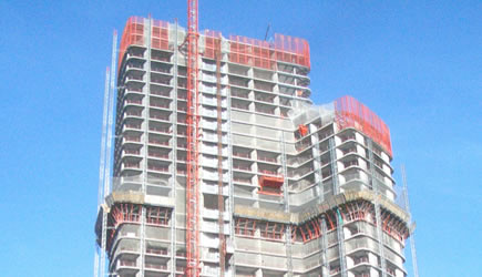 Ascenseurs et plateforme de travail Alimak Hek pour la tour CB 31 First