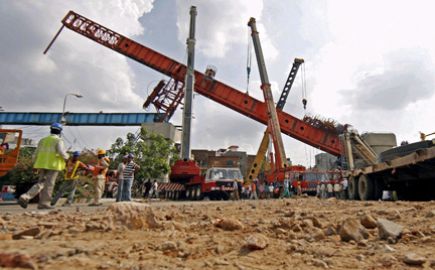 New Delhi: effondrement d'un pont aérien