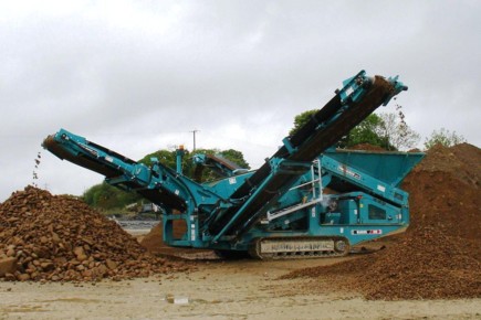 Nouveau crible mobile Powerscreen Warrior 800