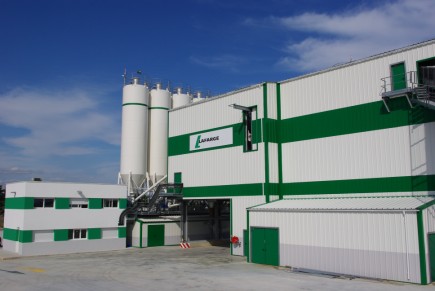 Lafarge inaugure une centrale  verte  à Wissous