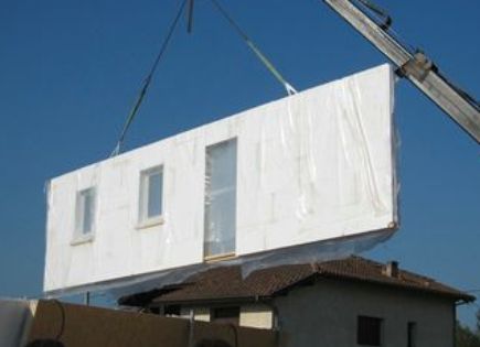 Première offre industrielle de murs à ossature bois massif en pin maritime