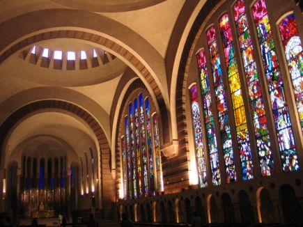 Nettoyage de béton ancien : étude de cas à l’église Sainte-Odile