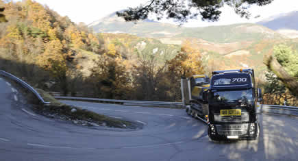 Le volvo 700 ch à l’assaut des Alpes
