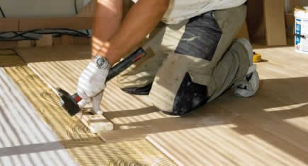  Mapei lance une nouvelle colle pour parquets, sans solvant, sans odeur, sans isocyanate