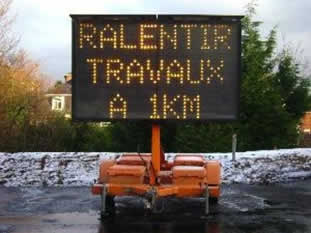 Panneaux à messages variables solaires et mobiles Solar signs