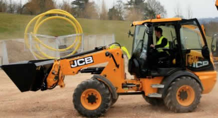 JCB lance 2 chargeuses compactes 