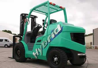 Mitsubishi présente son chariot élévateur hybride à Bauma