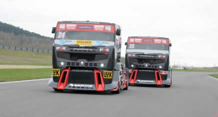Renault Trucks poursuit son aventure dans le Truck Racing
