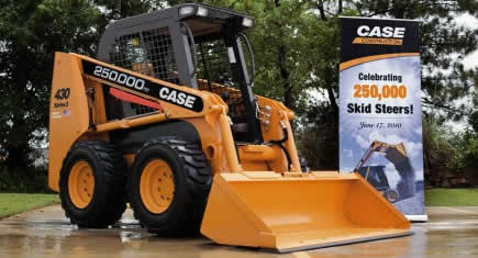Case célèbre la production de sa 250 000e chargeuse compacte rigide