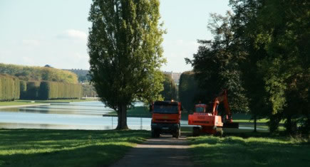 Colas restaure les allées de Versailles