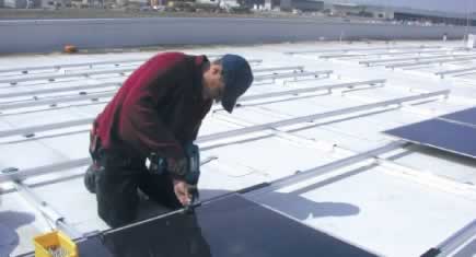 Partenariat Sika Sunova pour toiture étanche photovoltaïque
