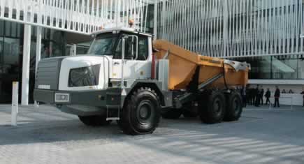 Liebherr Location France adopte les articulés Liebherr