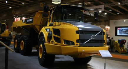 Tombereaux Volvo série F à Samoter