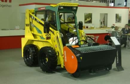 Des skid steers chez Yanmar