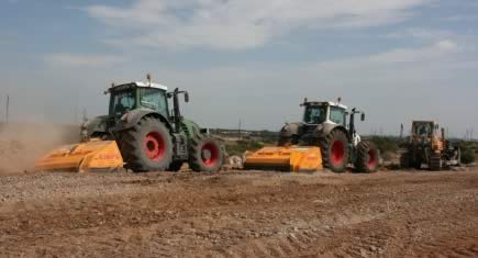 Des broyeurs de pierres Kirpy pour la pose de canalisations