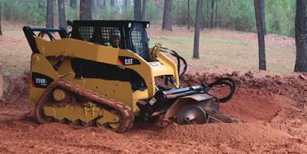 Chargeuses compactes rigides 242B3, 257B3 et 259B3 : les skid steer Cat haut débit à Samoter 