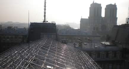 Layher : Hauteur avec vue sur la Préfecture de Police