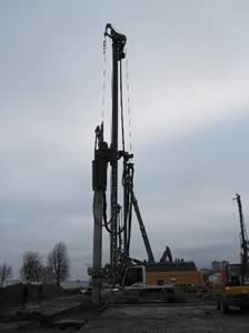Liebherr enfonce des pieux en terre helvétique