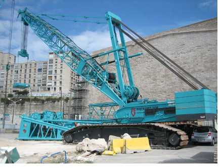 Des grues Kobelco sur le chantier du MuCEM