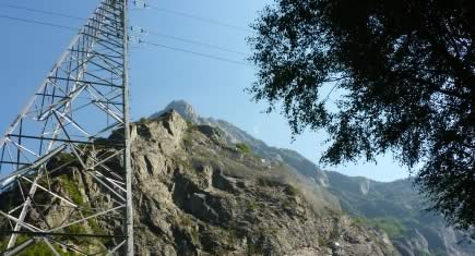 Heaven Climber sécurise une falaise de 250 m de haut
