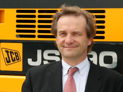 JCB : Premier rebond