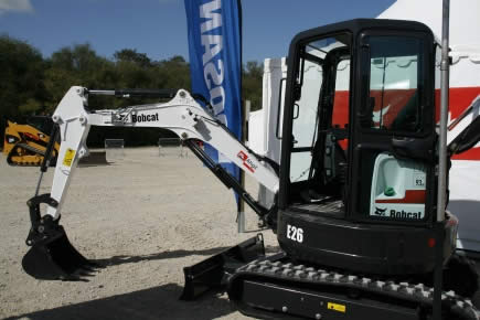 Bobcat renforce son offre en mini-pelles