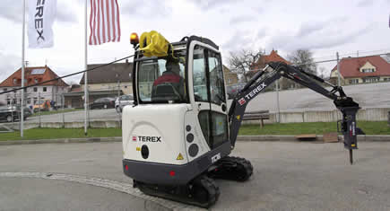 Mini-pelle Terex TC16 Twin drive : une machine « propre »