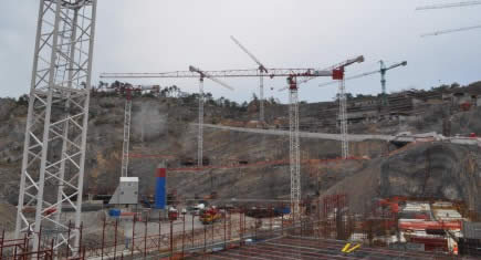 9 grues à tour Terex sur un chantier italien
