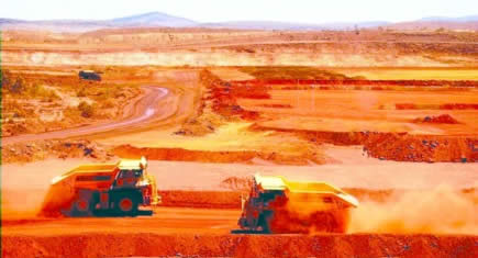 150 tombereaux Komatsu AHS pour Rio Tinto