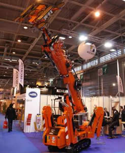 Batimat 2011 : Miltra présente la grue araignée Jekko SPX 527