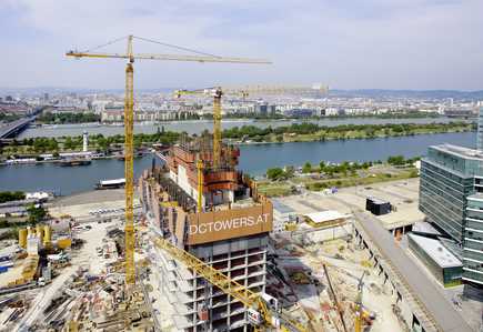 Liebherr en force pour la DC Tower à Vienne