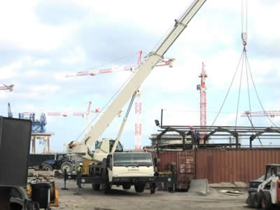 Deux grues Terex sur le chantier Bouygues Tanger Med 2