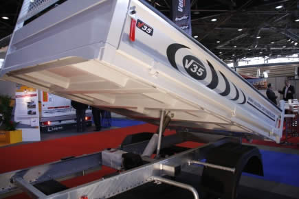 Benne 3,5 t facilement adaptable