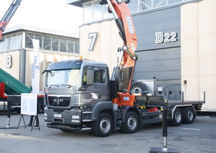 Appydro présente les grues Effer à Solutrans