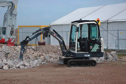 B&TP : mini-pelle Terex TC 16 TwinDrive