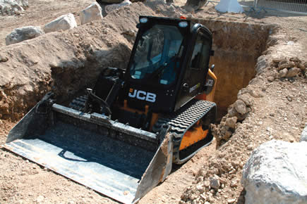 B&TP :  chargeur compact JCB 250T