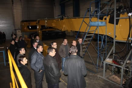 Les artisans du TP et du paysage en visite chez Soerma TP