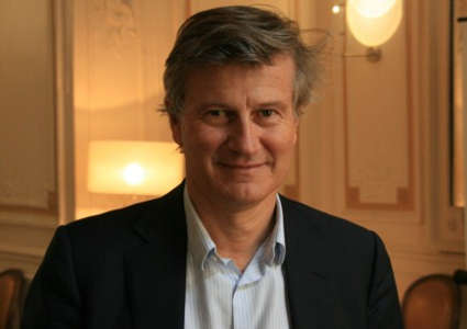 La location revient au sommet