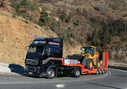 Le Volvo 750 ch passe les Pyrénées