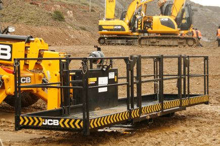 Nacelle élévatrice sur télescopiques JCB