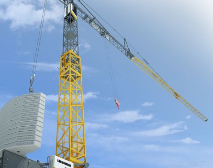 Grue à montage rapide Liehberr 65 K, une nouvelle référence dans les 65 mt