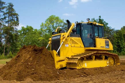 Le D65 Komatsu passe l’Etape 3B à Intermat