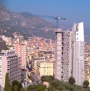 Tour Simona : la grue Liebherr démontée