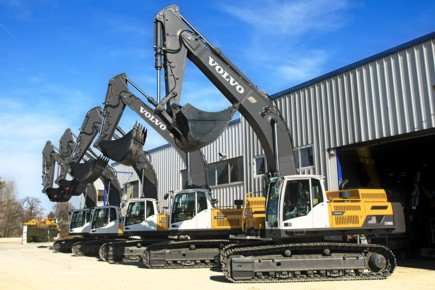 Payant livre 20 pelles Volvo à Vinci pour la LGV SEA