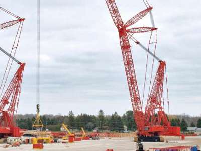 Manitowoc : une grue sur chenilles imposante et adaptable