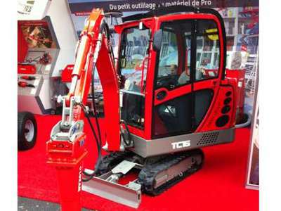 Loxam satisfait de sa première mini-pelle hybride