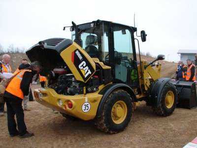 Les chargeuses Caterpillar H2 à Intermat