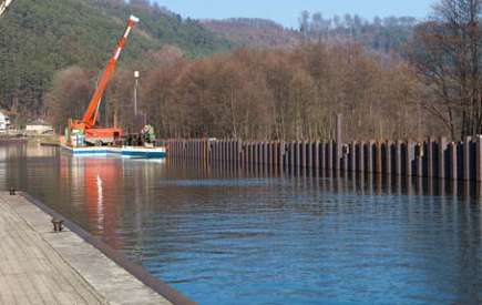 GTS, groupe NGE, stabilise les digues du canal de la Marne au Rhin dans les Vosges