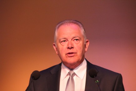 3,3 Md€ pour JCB en 2011